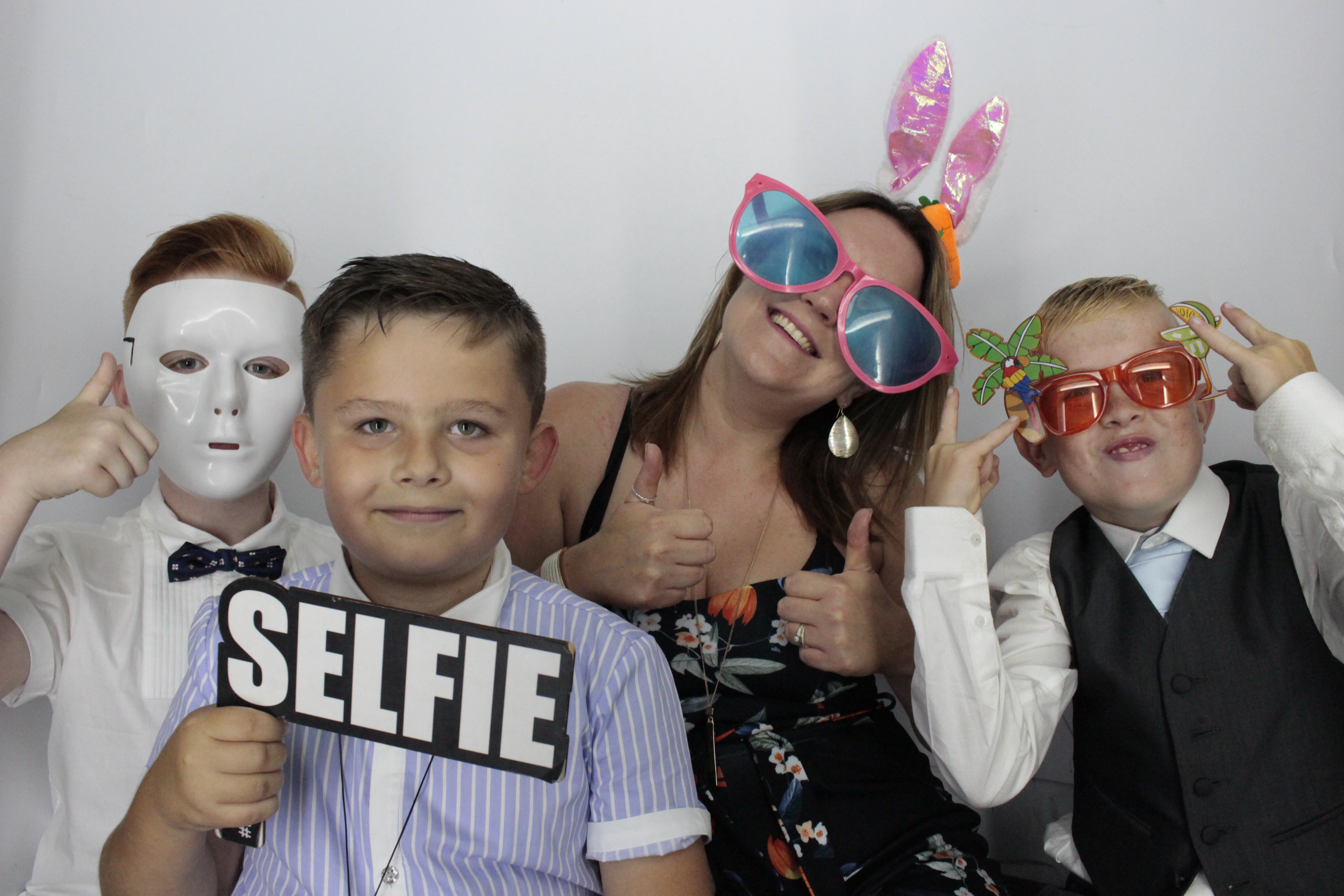 Richard & Karen's Wedding Reception | View more photos from the event at gallery.myphotoboothexperience.co.uk/u/MyPhotoBoothExperienceLtd/Richard-Karens-Wedding-Reception